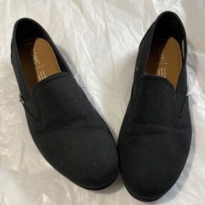 Women’s 8 1/2 Black TOMS